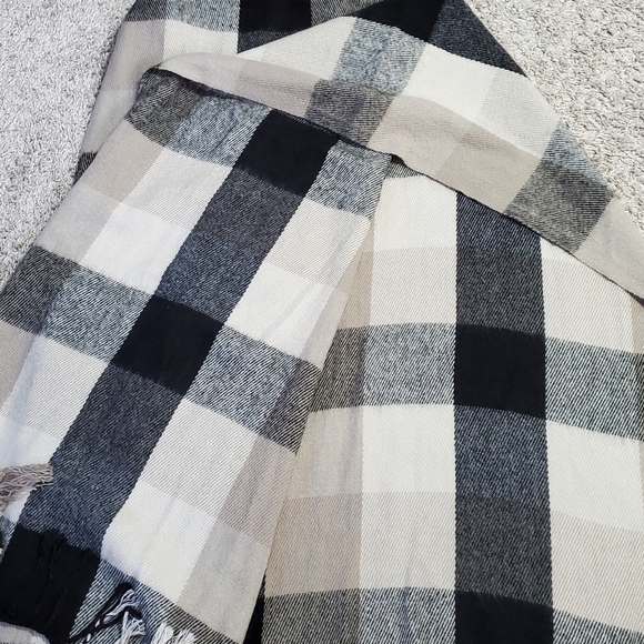 Plaid fringe soft scarf - Picture 11 of 13